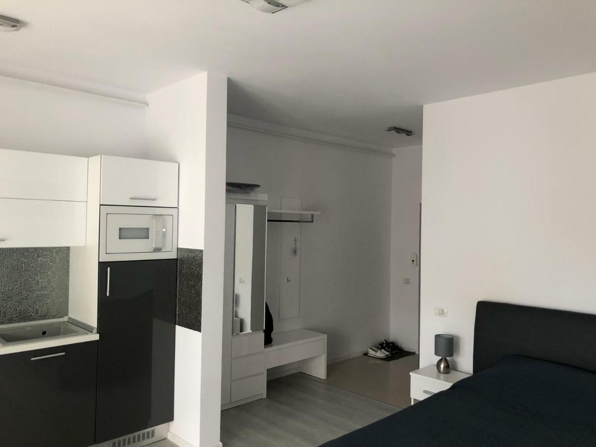 Miramar Studio Lägenhet Năvodari Exteriör bild